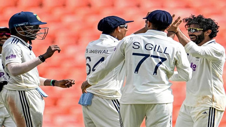 SamacharToday.co.in - जडेजा की स्पिन मास्टरी ने तीसरे दिन वेस्टइंडीज की हार - Ref by PointNews