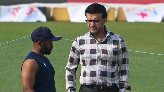 SamacharToday.co.in - गांगुली का बचाव बीसीसीआई ने संभाली ईडन पिच की कमान - Image Credited by Hindustan Times