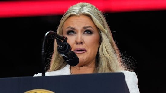 SamacharToday.co.in - चार्ली किर्क की विधवा एरिका ने संभाला TPUSA; वांस विवाद पर बात की - Image Credited by Hindustan Times