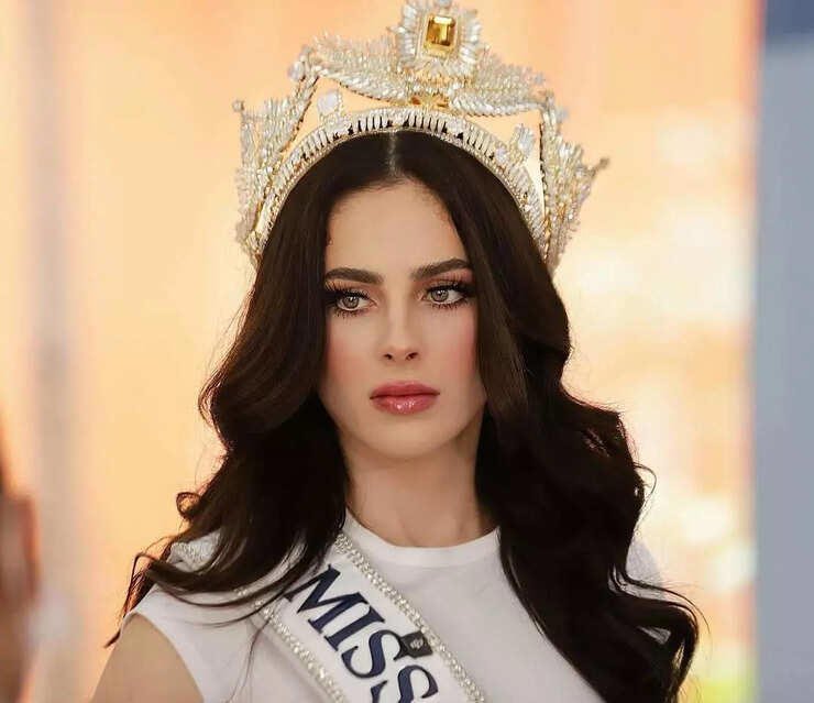 SamacharToday.co.in - सत्ता संघर्ष अपमान पर मिस मेक्सिको ने छोड़ा मंच - Image Credited by IndiaTimes