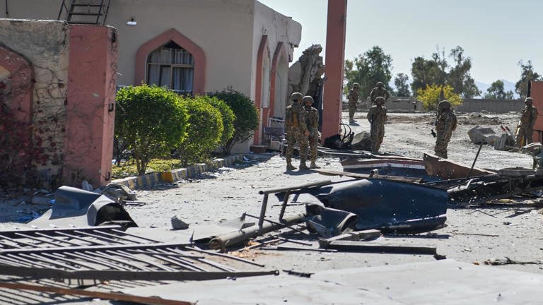 SmacharToday.co.in - इस्लामाबाद कोर्ट बमबारी में चार टीटीपी संदिग्ध हिरासत में - Image Credited by MoneyControl