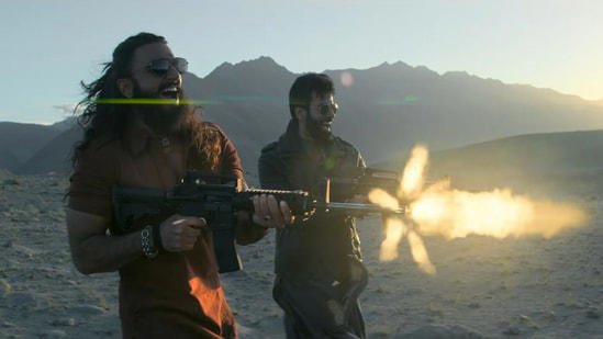 SamacharToday.co.iin - रणवीर सिंह की 'धुरंधर' को शानदार शुरुआत, तकनीकी खामियां बनीं बाधा - Image Credited by Hindustan Times