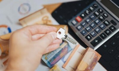 SamacharTodat.co.in एक करोड़ का कर्ज, सौ करोड़ की वसूली सिंगापुर का चौंकाने वाला मामला - Image Credited by Hindustan Times