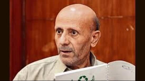 SamacharToday.co.in - अल्पसंख्यकों पर हमलों के खिलाफ इंजीनियर रशीद की भूख हड़ताल - Image Credited by Hindustan Times