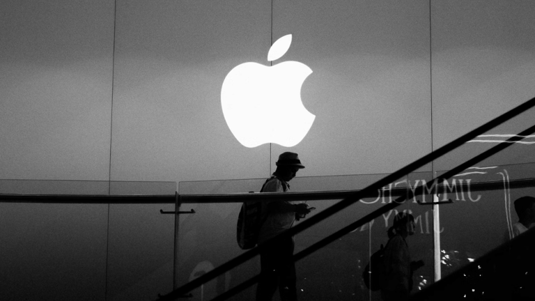 SamacharToday.co.in - एप्पल से प्रतिभा पलायन इंजीनियर्स हार्डवेयर के लिए OpenAI की ओर - Image Credited by News9