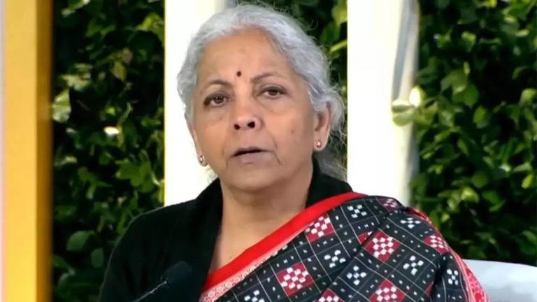 SamacharToday.co.in - वैश्विक व्यापार में टैरिफ हथियार बने भारत को सतर्कता से बातचीत करनी होगी - Image Credited by The Times of India