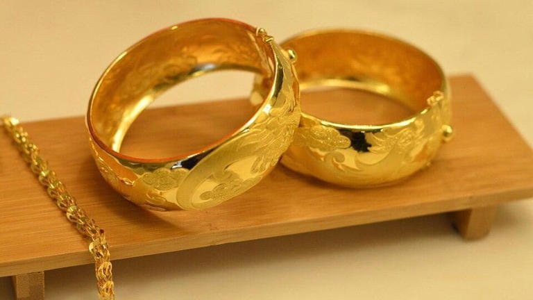 SamacharToday.co.in - सोना हुआ रिकॉर्ड महंगा क्या 2025 में ₹1.50 लाख होगा भाव - Image Credited by Live Mint