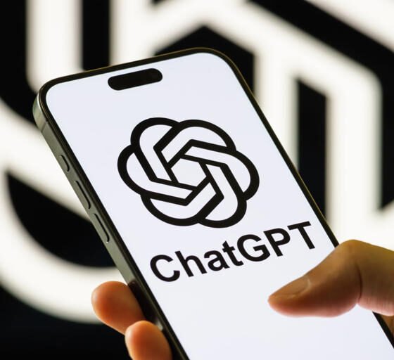 SamacharToday.co.in - ChatGPT आउटेज से यूजर्स निराश, विश्वसनीयता पर सवाल - Image Credited by Metro