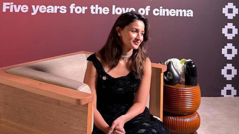 SamacharToday.co.in - आलिया भट्ट का पाक यात्रा पर राजनयिक जवाब हुआ वायरल - Image Credited by Newsable Asianet News