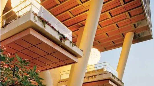 SamacharToday.co.in - एंटीलिया का ₹15,000 करोड़ रहस्य हवा और प्रकाश, AC नहीं - Image Credited by Times Now