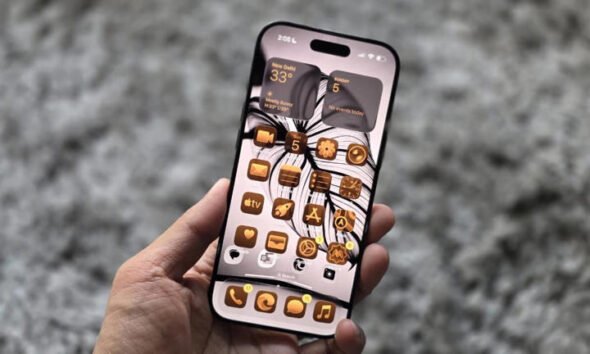 SamacharToday.co.in - एप्पल डेज़ सेल आईफोन 17 और 16e की कीमतों में भारी कटौती - Image Credited by MoneyControl