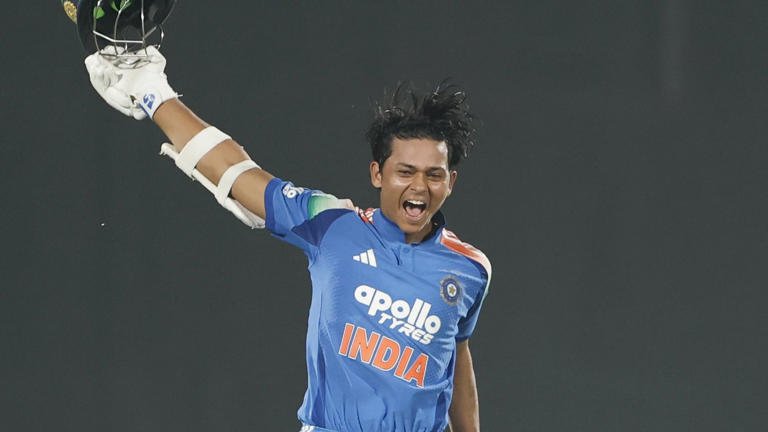 SamacharToday.co.in - जायसवाल के शतक से टी20 टीम में वापसी की उम्मीदें बढ़ी - Image Credited by The Indian Express