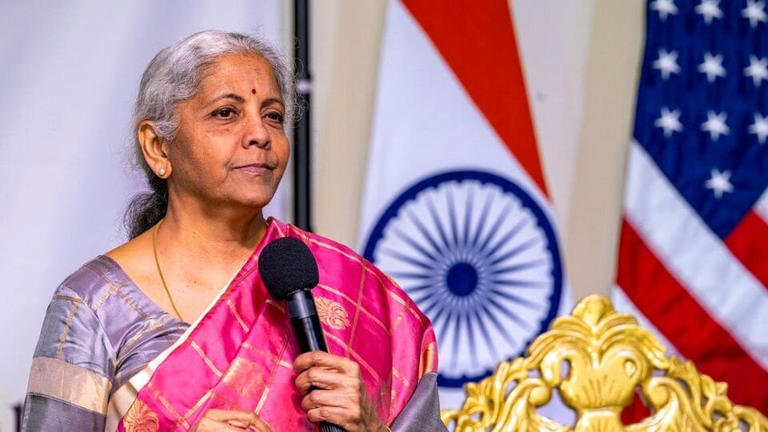 SamacharToday.co.in - भारतीय अर्थव्यवस्था में लचीलापन; सीतारमण ने ऋण कटौती पर बल दिया - Image Credited by Live Mint