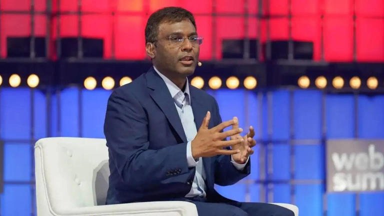 SamacharToday.co.in - रोहित प्रसाद की विदाई, अमेज़न की एआई रणनीति में बड़ा बदलाव - Image Credited by Times NOW