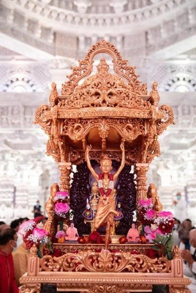 SamacharToday.co. in - अक्षरधाम में 108 फुट की नीलकंठ वर्णी प्रतिमा का अनावरण - Image Credited by India Today