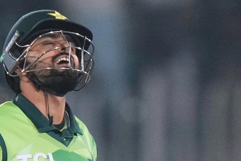 SamacharToday.co.in - पाकिस्तान ने गुप्त रूप से सौंपी वर्ल्ड कप टीम समय सीमा का ड्रामा - Image Credited by News18