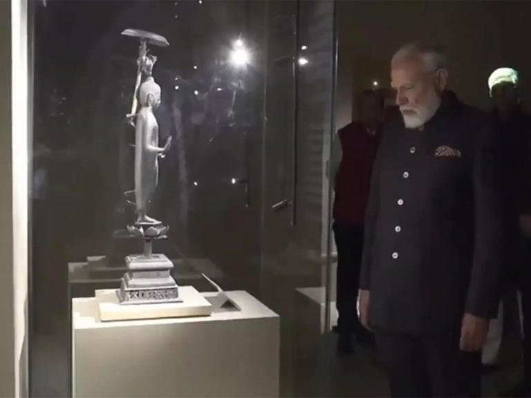 SamacharToday.co.in - बुद्ध अवशेषों का पुनर्मिलन प्रधानमंत्री ने किया पवित्र रत्नों का अनावरण - Image Credited by The Economic Times