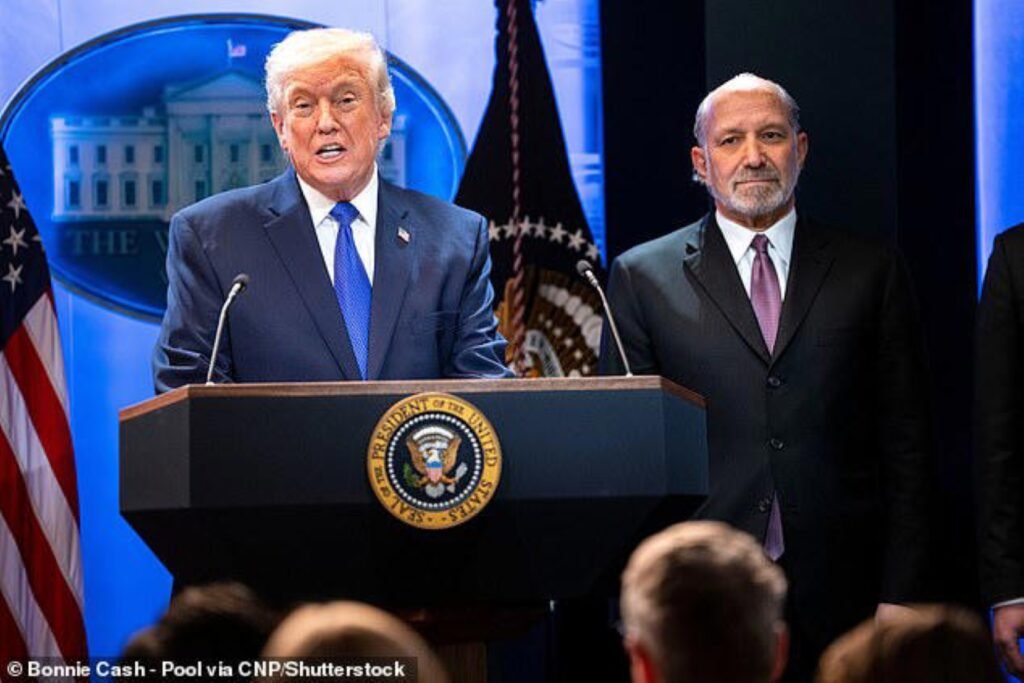 SamacharToday.co.in - टैरिफ अपमान के बाद ईरान पर कार्रवाई की तैयारी में ट्रंप - Image Credited by Daily Mail