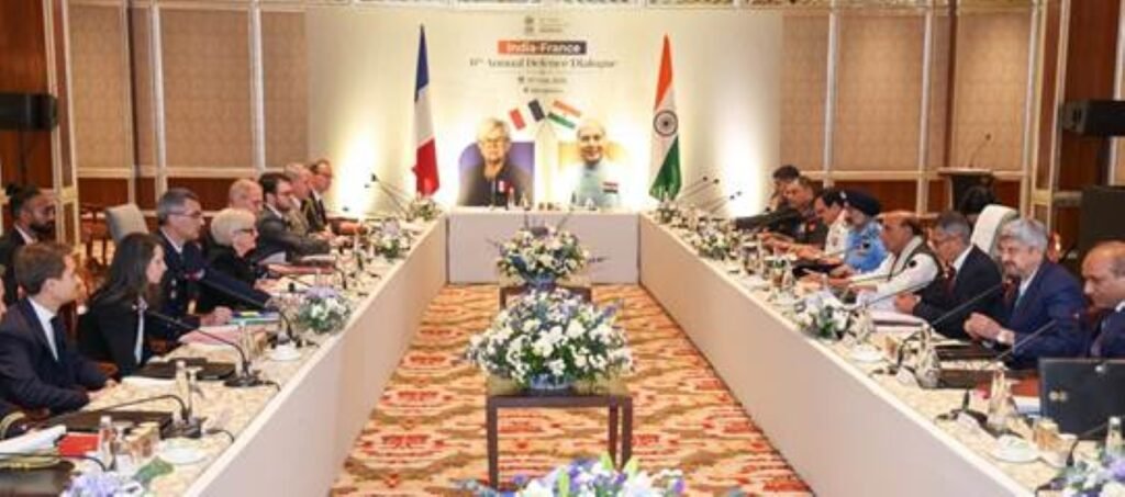 SamacharToday.co.in - भारत और फ्रांस ने रक्षा समझौते को अगले दशक के लिए बढ़ाया - Image Credited by PIB