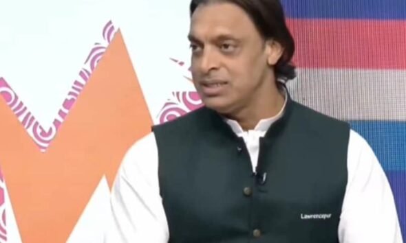 SamacharToday.co.in - इंग्लैंड से हार के बाद पाकिस्तान पर वर्ल्ड कप से बाहर होने का खतरा - Image Credited by NDTV