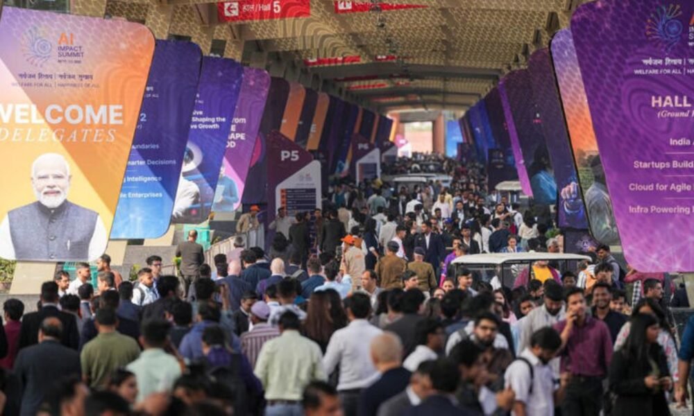 SamacharToday.co.in - भारत का वैश्विक एआई शिखर सम्मेलन ऊंचे इरादे, अव्यवस्थित वास्तविकता - Image Credited by Live Mint