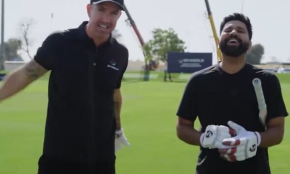 SamacharToday.co.in - रोहित शर्मा ने रोमांचक बैटिंग चैलेंज में पीटरसन को पछाड़ा - Image Credited by The Economic Times