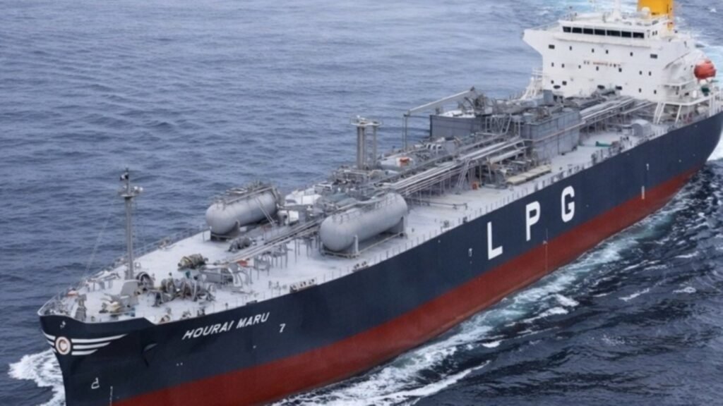 SamacharToday.co.in - भारतीय एलपीजी टैंकरों ने पार किया होर्मुज जलडमरूमध्य - Image Credited by Times Now