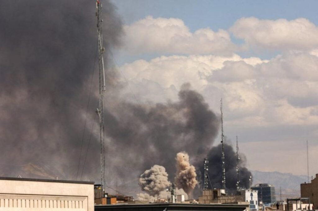 SamacharToday.co.in - मध्य पूर्व संकट ब्रिटेन ने ईरानी मिसाइलें गिराईं - Image Credited by The i Paper