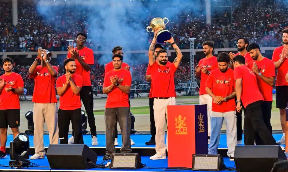 SamacharToday.co.in - आरसीबी की रिकॉर्ड बिक्री दो अंतिम बोलीदाताओं के बीच मुकाबला - Image Credited by ABP News