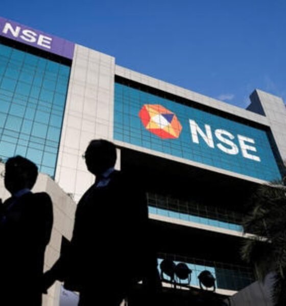 SamacharToday.co.in - ईरान युद्ध और तेल के कारण शेयर बाजार धराशायी - Image Credited by Hindustan Times