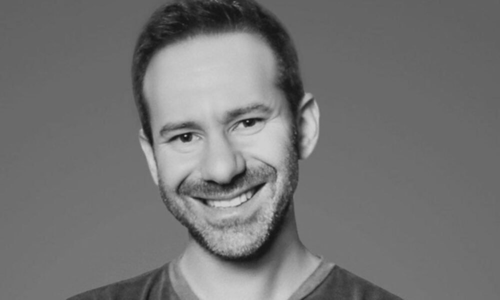 SamacharToday.co.in - ओनलीफ़ैंस के मालिक लियोनिद राडविंस्की का 43 वर्ष में निधन - Image Credited by The Times of India