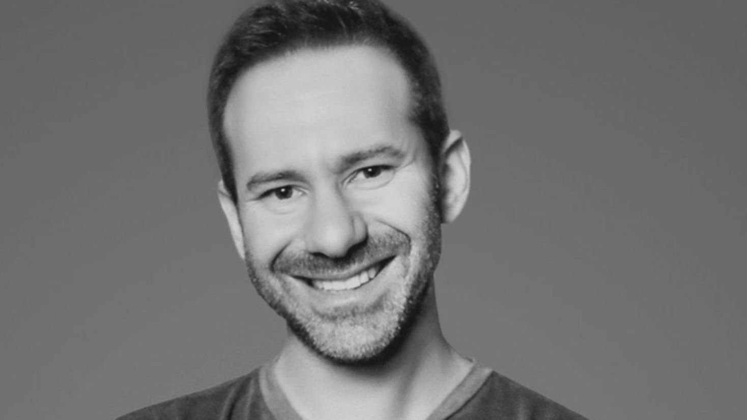 SamacharToday.co.in - ओनलीफ़ैंस के मालिक लियोनिद राडविंस्की का 43 वर्ष में निधन - Image Credited by The Times of India