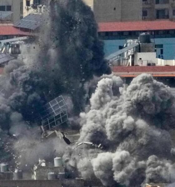 SamacharToday.co.in - क्षेत्रीय तनाव के बीच पेज़ेशकियन ने अमेरिका की 'आत्मसमर्पण' मांग ठुकराई - Image Credited by Times NOW