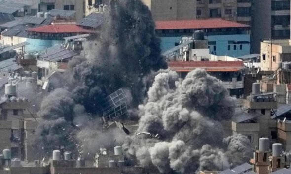 SamacharToday.co.in - क्षेत्रीय तनाव के बीच पेज़ेशकियन ने अमेरिका की 'आत्मसमर्पण' मांग ठुकराई - Image Credited by Times NOW