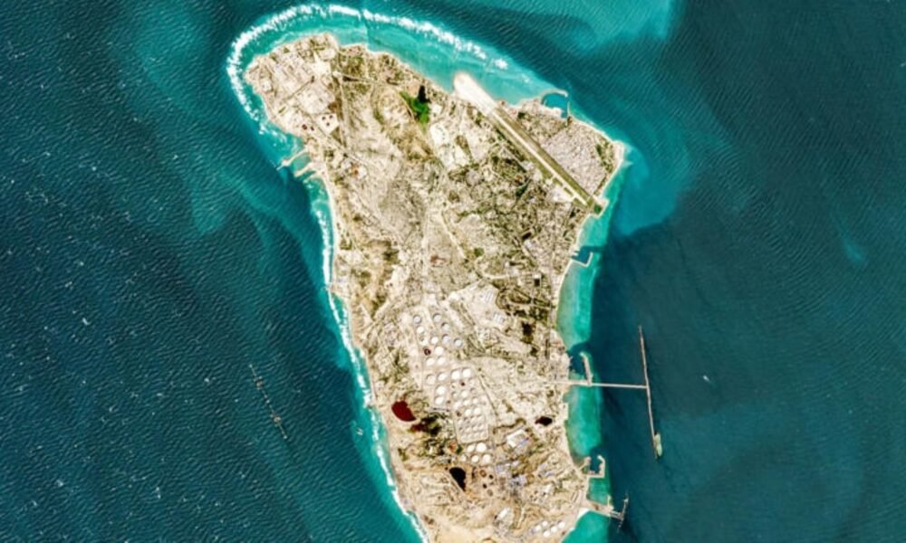 SamacharToday.co.in - ट्रम्प ने 'रेड लाइन' पार की खर्ग द्वीप के सैन्य ठिकानों को किया तबाह - Image Crdited by Moneycontrol