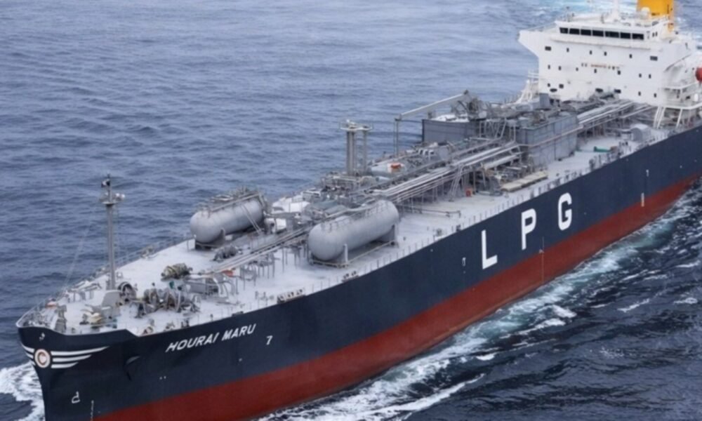 SamacharToday.co.in - भारतीय एलपीजी टैंकरों ने पार किया होर्मुज जलडमरूमध्य - Image Credited by Times Now