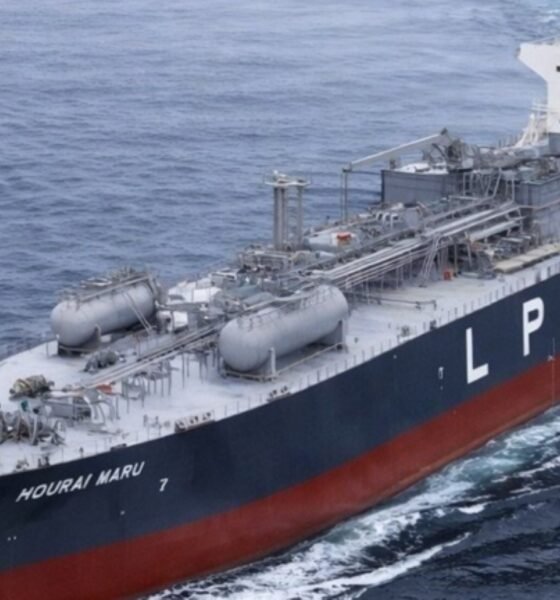 SamacharToday.co.in - भारतीय एलपीजी टैंकरों ने पार किया होर्मुज जलडमरूमध्य - Image Credited by Times Now