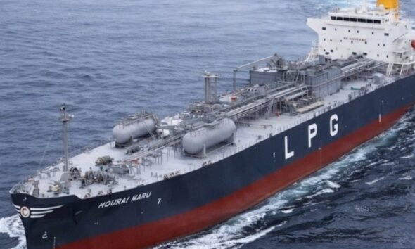 SamacharToday.co.in - भारतीय एलपीजी टैंकरों ने पार किया होर्मुज जलडमरूमध्य - Image Credited by Times Now