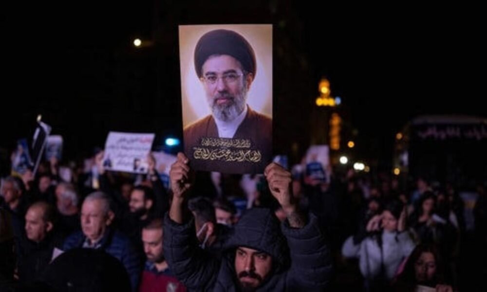 SamacharToday.co.in - मुजतबा खामेनेई के ठिकाने पर रूसी दूत का खुलासा - Image credited by Hindustan Times