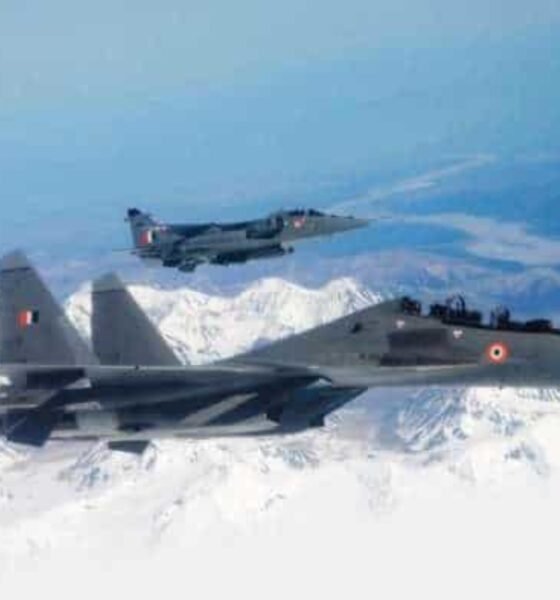 SamacharToday.co.in - वायुसेना का सुखोई-30 विमान लापता; असम में खोज अभियान शुरू - Image redited by ZEE Business