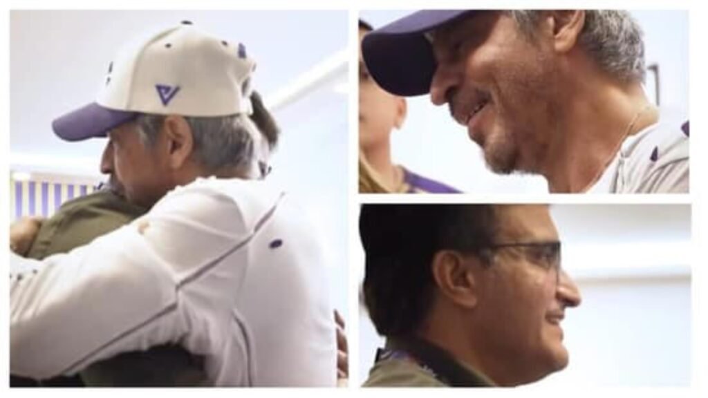 SamacharToday.co.in - कोलकाता के 'किंग्स' का मिलन ईडन में शाहरुख और सौरव की जादुई झप्पी - Image Credited by Hindustan Times