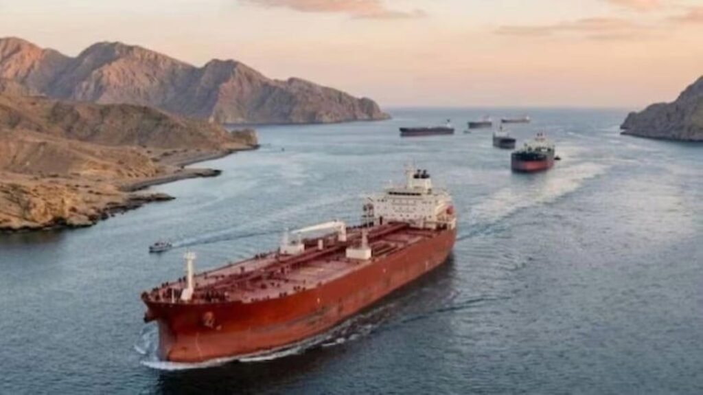 SamacharToday.co.in - हॉर्मुज़ जलडमरूमध्य का खुलना भारत के लिए ऊर्जा संजीवनी - Image Credited by Business Today