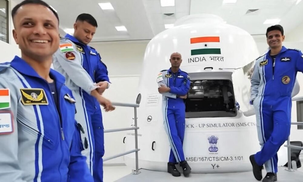 SamacharToday.co.in - भारतीय अंतरिक्ष यात्रियों ने आर्टेमिस II की सफलता को सराहा - Image Credited by India Today