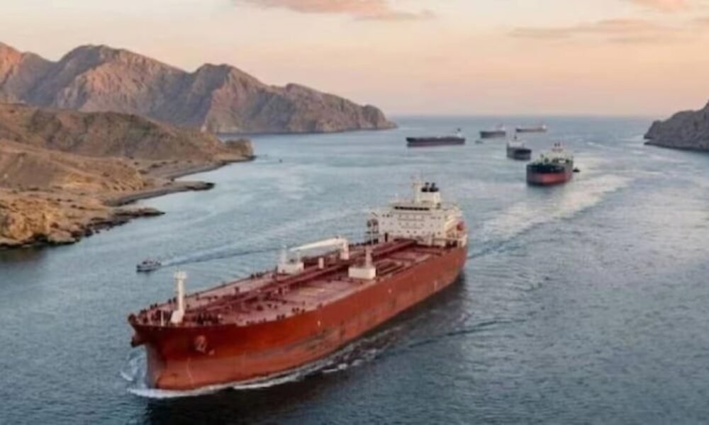 SamacharToday.co.in - हॉर्मुज़ जलडमरूमध्य का खुलना भारत के लिए ऊर्जा संजीवनी - Image Credited by Business Today