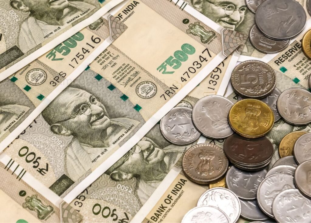 रुपये को संभालने के लिए RBI ने बेचे 8.94 अरब डॉलर - SamacharToday.co.in