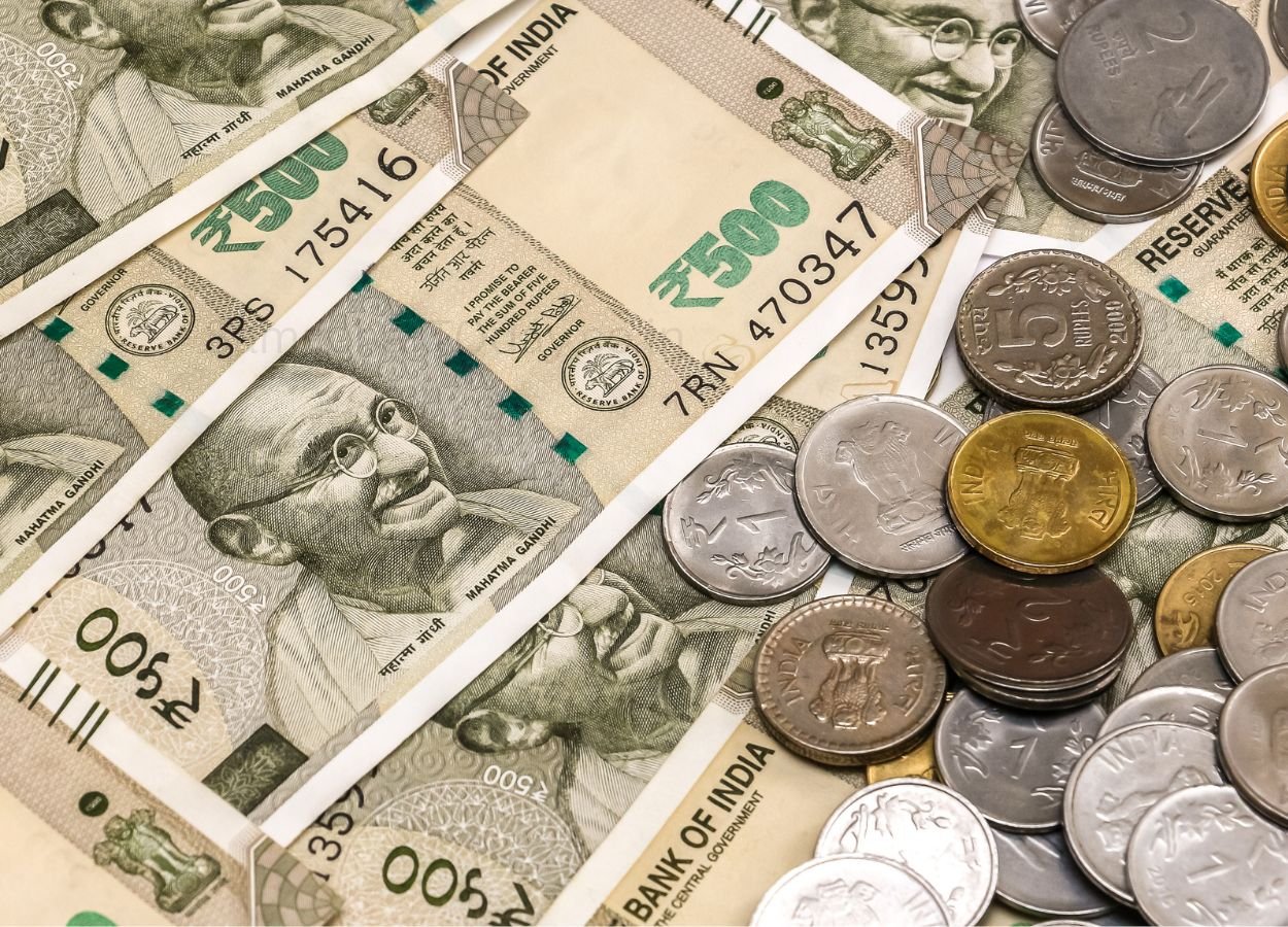 रुपये को संभालने के लिए RBI ने बेचे 8.94 अरब डॉलर - SamacharToday.co.in