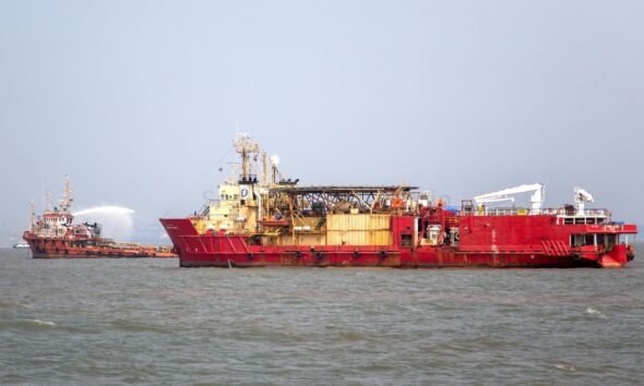 Oman Ship Attack: ओमान तट पर GFS Galaxy पर हमला, 10 भारतीय सुरक्षित, एक लापता - SamacharToday.co.in