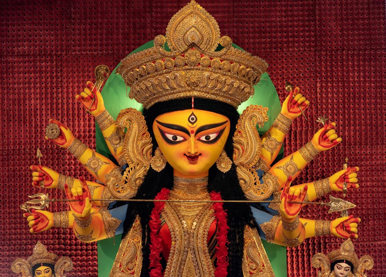 बांग्लादेश में महालया पर धार्मिक अनुष्ठान, दुर्गा पूजा की तैयारियां तेज - SamacharToday.co.in